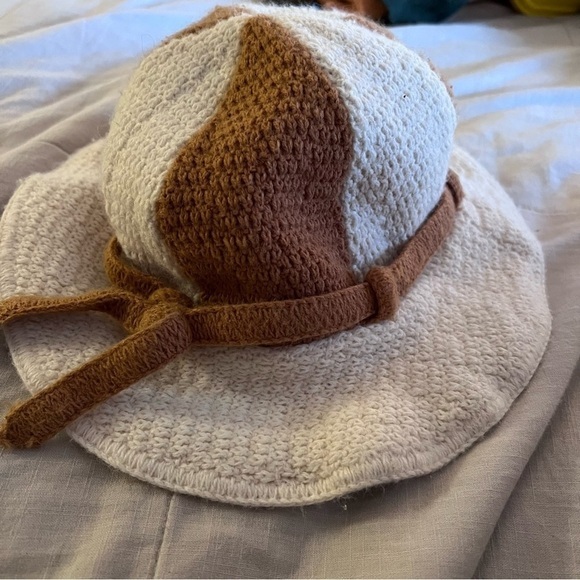 Knit colorblock bucket hat‎ - Picture 1 of 7